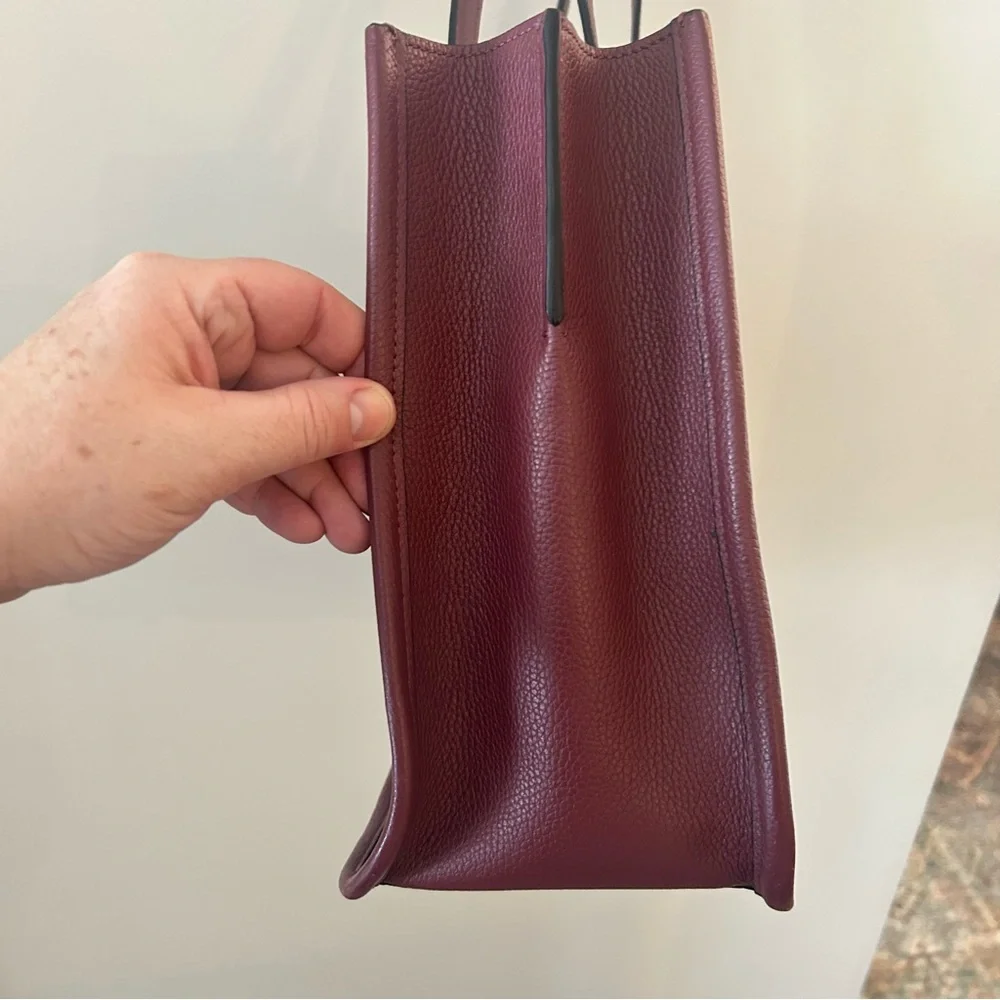 Coach Tyler Carryall Bordeaux color - Picture 12 of 16